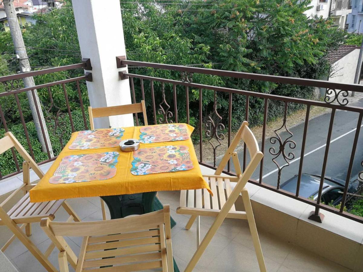 Hris Hotel Chernomorets Exterior photo