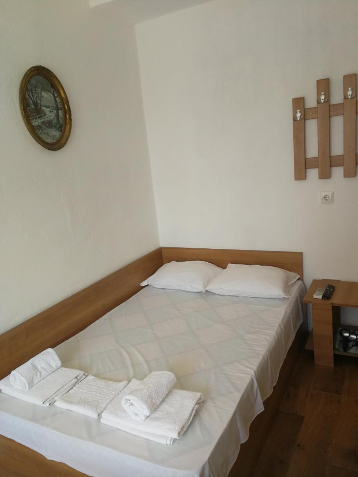 Hris Hotel Chernomorets Room photo