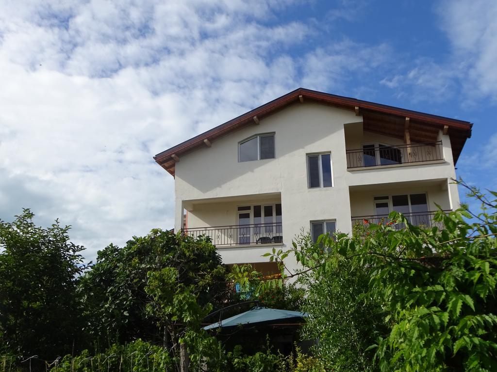 Hris Hotel Chernomorets Exterior photo