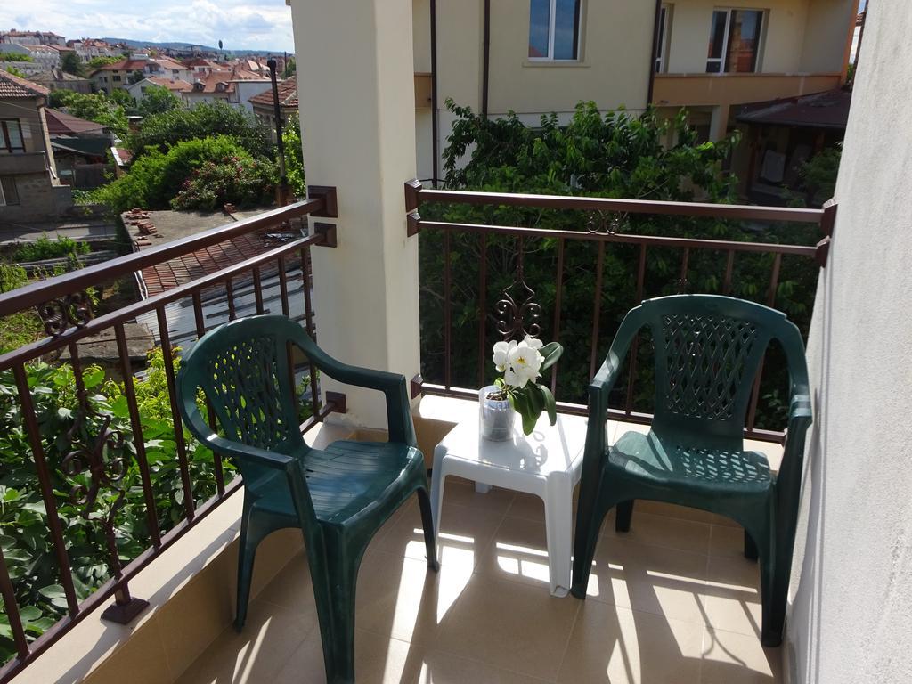 Hris Hotel Chernomorets Exterior photo